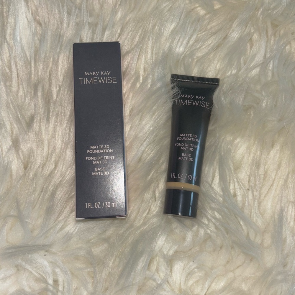 NEW Mary Kay Timewise Matte 3D Foundation Beige W 160
